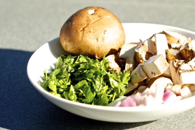 Crimini mushrooms, parsley and shallots