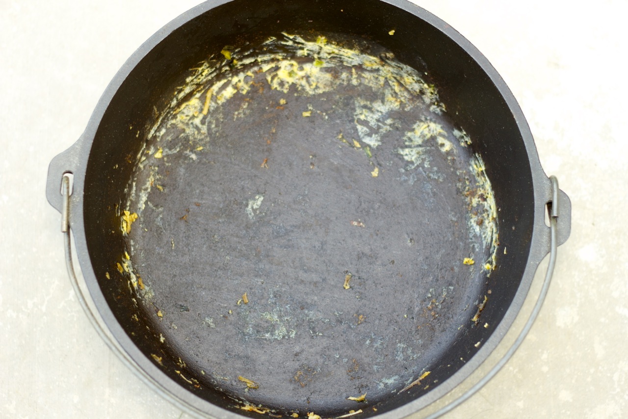 6 Ways to Remove Cooked Food from Cast Iron Cookware