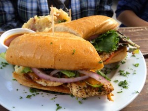 Sonney's BBQ Shack - BBQ chicken sandwich and garlic mashed potatoes | Cooking-Outdoors.com | Traveling 4 Food | Gary House