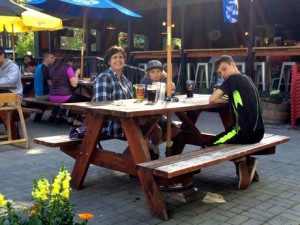 Sonney's BBQ Shack - Picnic table seating | Cooking-Outdoors.com | Traveling 4 Food | Gary House