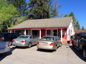 The Red Hut Cafe - from front | Cooking-Outdoors.com | Traveling 4 Food | Gary House