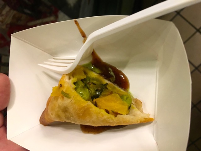Vegetable Samosa | Traveling 4 Food | Gary House